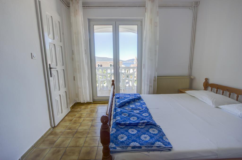St. Roko Guest House Донья-Ластва Экстерьер фото