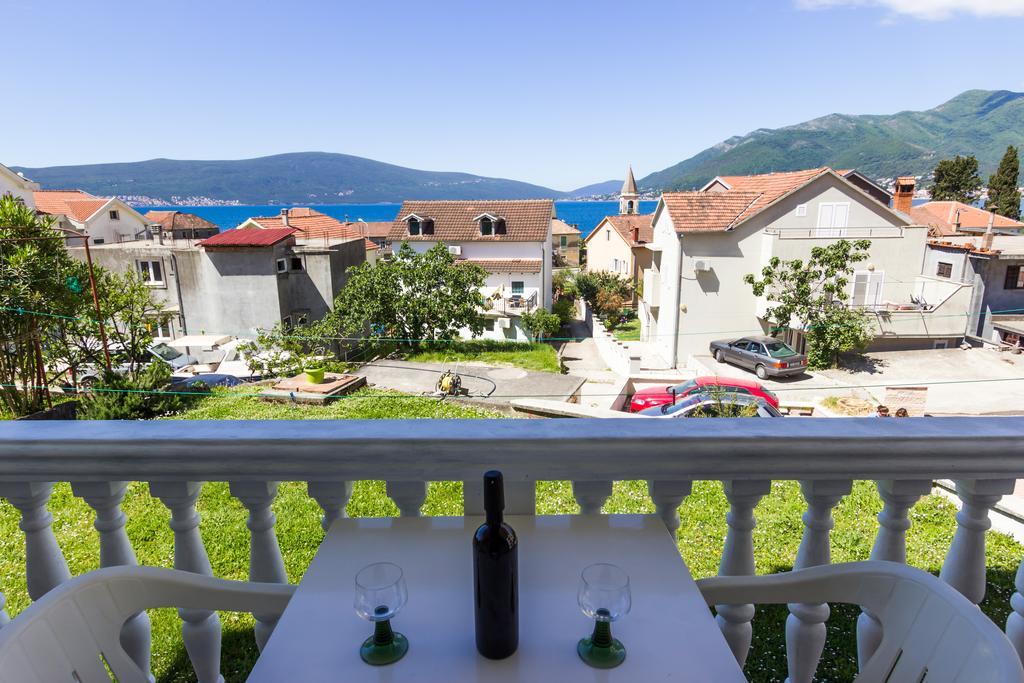 St. Roko Guest House Донья-Ластва Экстерьер фото